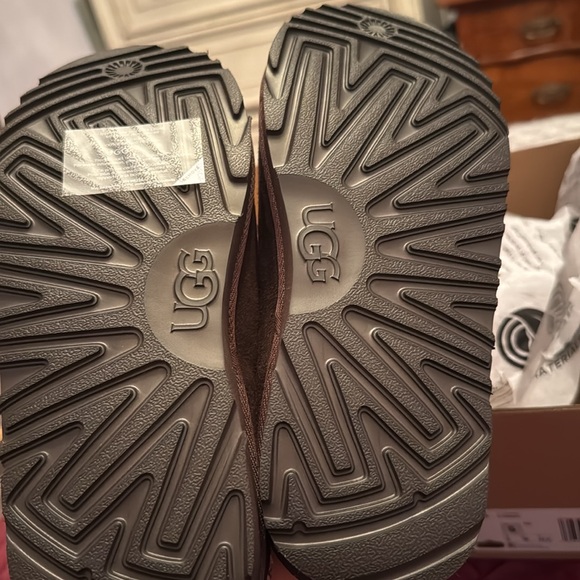 🔹 Ugg Tasman II Slippers Dark Brown Youth
 Size 6 Women’s Size 7 New in Box - Picture 6 of 6